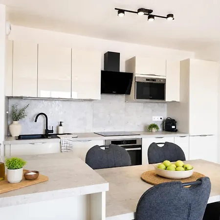 Magnifique 3p Neuf Avec Terrasse Et Vue شقة سا لُرون دو فار
